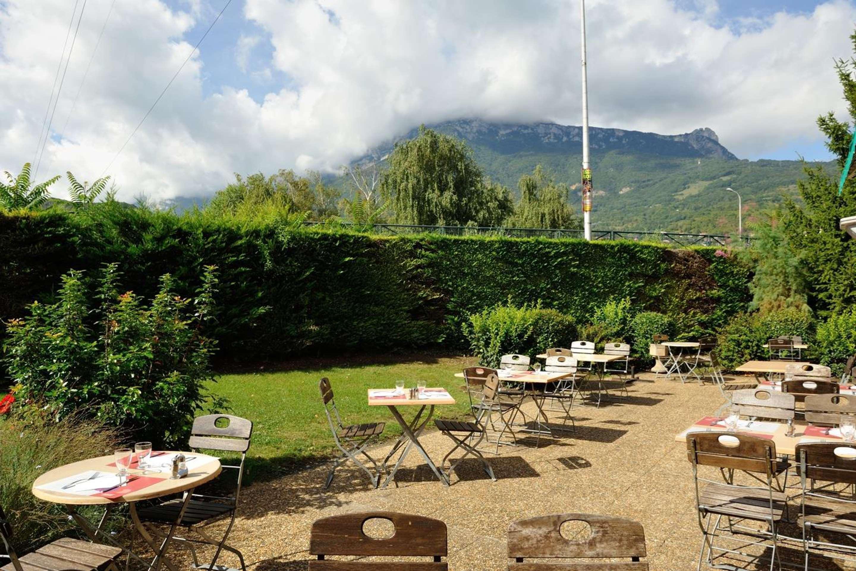 Hotel Campanile Grenoble Sud - Seyssinet Extérieur photo