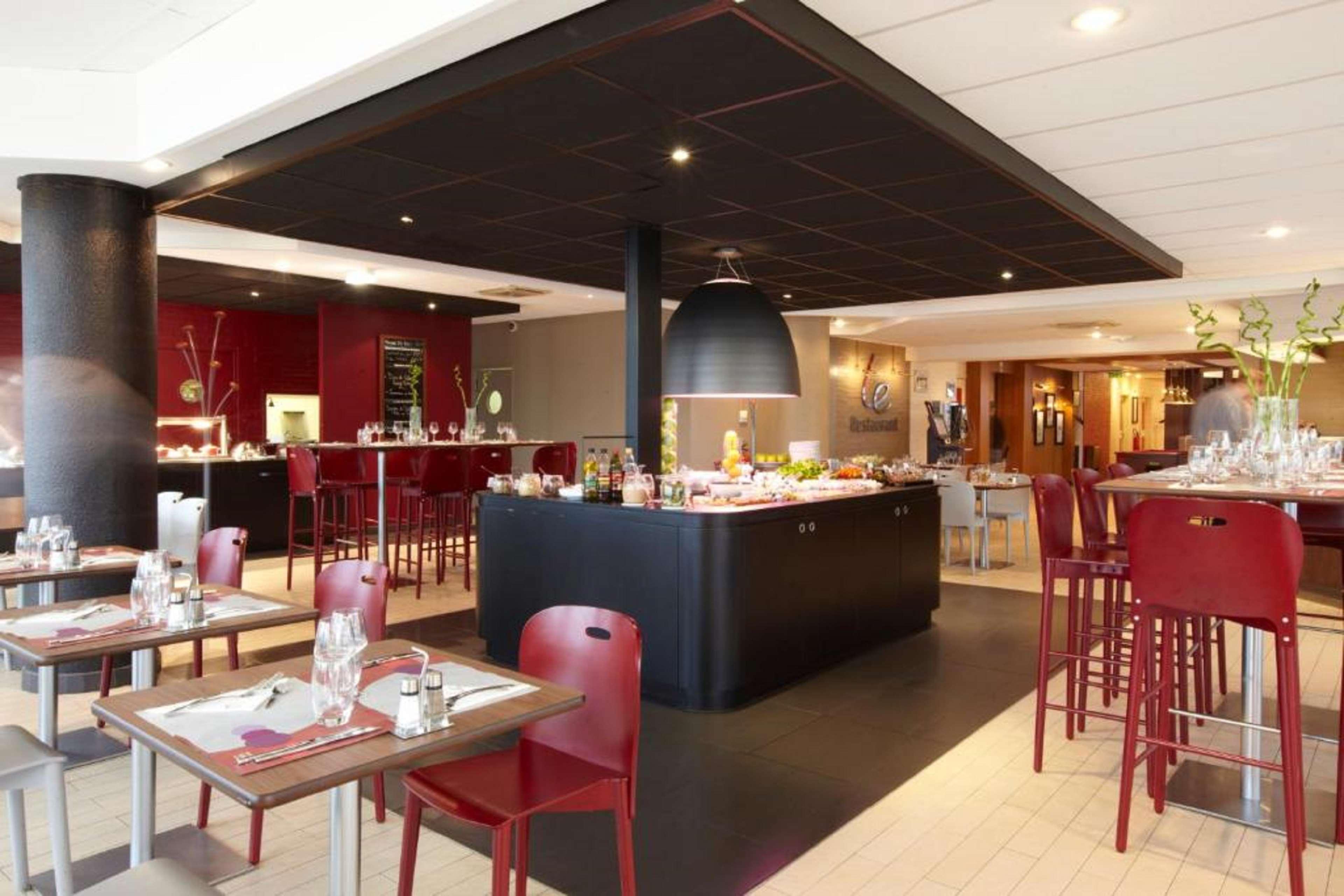 Hotel Campanile Grenoble Sud - Seyssinet Extérieur photo