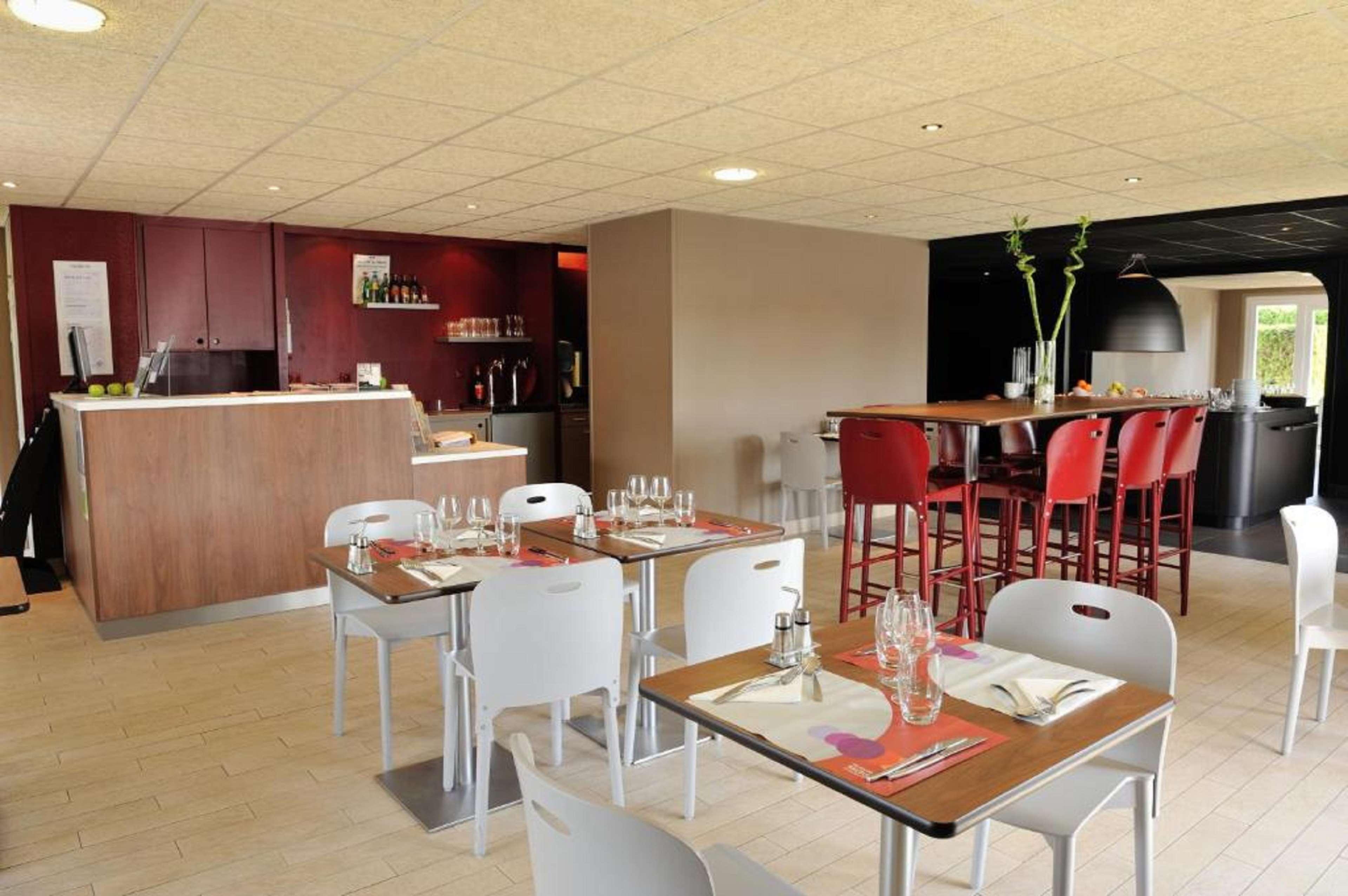 Hotel Campanile Grenoble Sud - Seyssinet Extérieur photo